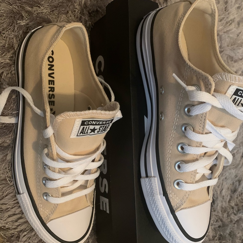 Tan low top converse